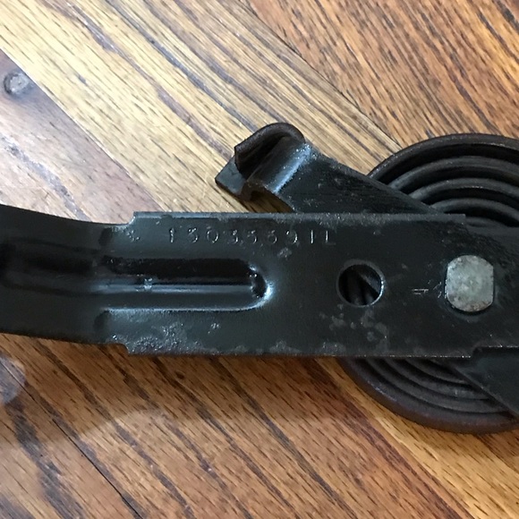 Hood Hinge Spring Left Driver Chevy GMC Silverado Yukon Sierra 15035591 Tahoe Su - Picture 8 of 12